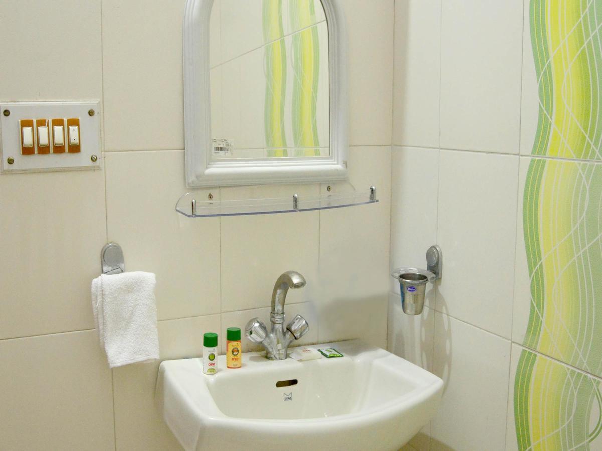 Oyo 6012 Hotel Rockwell Τζαϊπούρ Εξωτερικό φωτογραφία