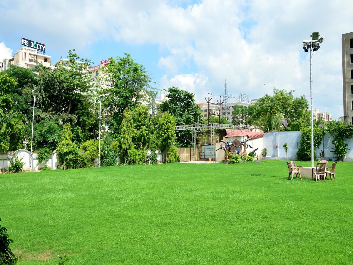 Oyo 6012 Hotel Rockwell Τζαϊπούρ Εξωτερικό φωτογραφία